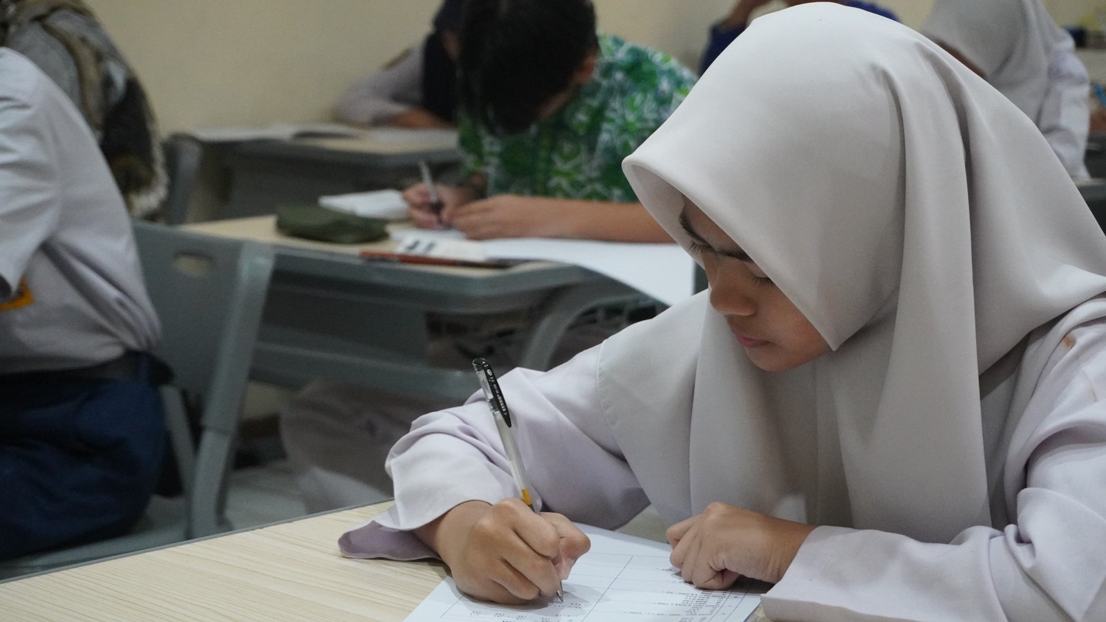 Pelaksanaan Tes Seleksi SPMB SMA Al-Hasra Gelombang 2 Berlangsung Lancar